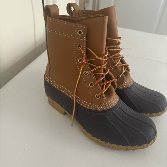 L.L.Bean Women’s Bean Boots - Picture 2 of 5